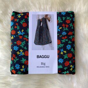 NWT Big Baggu - Black Calico Floral